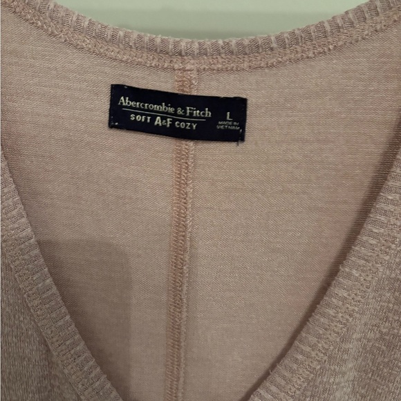abercrombie and fitch long sleeve - Picture 2 of 3